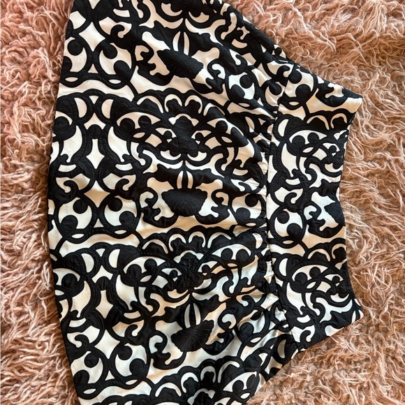 Ann Taylor Black and White Bubble Midi Skirt - Picture 5 of 6